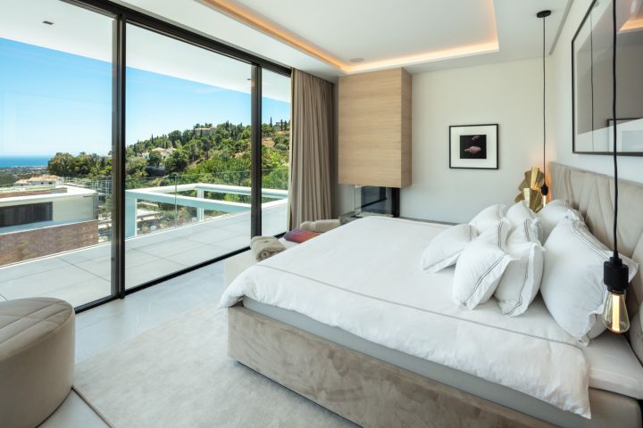 Villa Sienna - Bespoke Luxury Property on the Frontline of a Golf Course