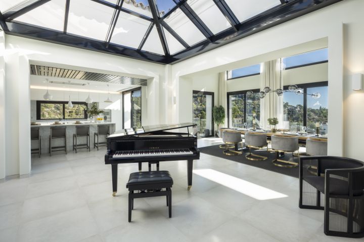 Villa Oak Valley - Spacious Luxury Home featuring Modern Design