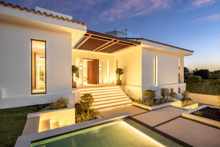 Villa Olivia - Luxurious Property with Panoramic Views