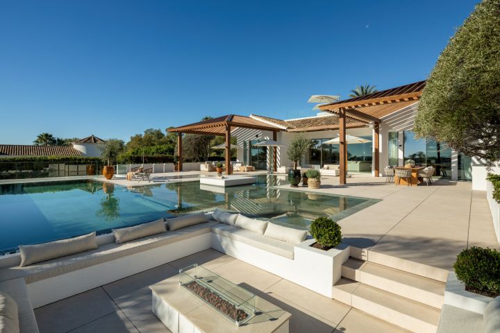 Villa Olivia - Luxurious Property with Panoramic Views