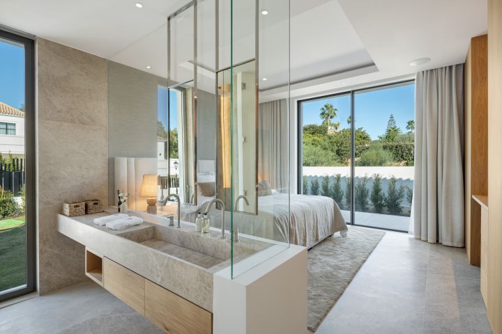 Villa Olivia - Luxurious Property with Panoramic Views