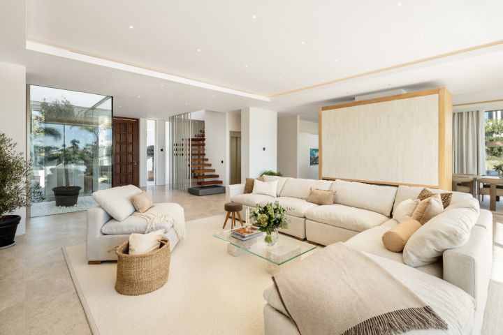 Villa Olivia - Luxurious Property with Panoramic Views