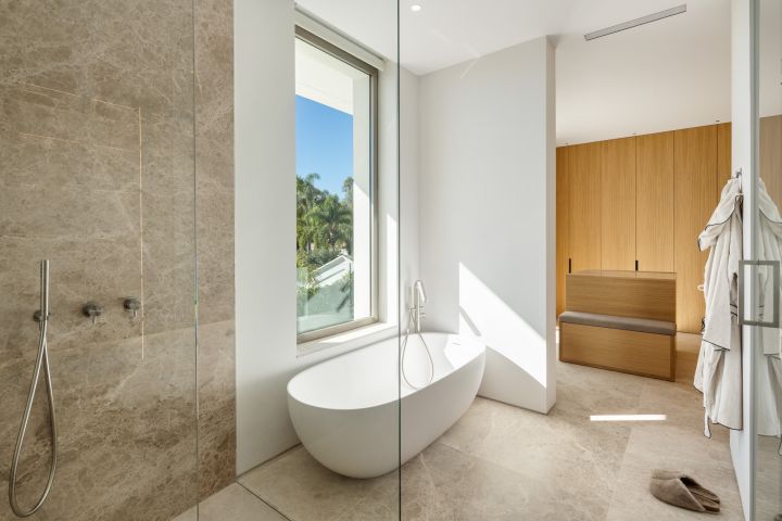 Villa Olivia - Luxurious Property with Panoramic Views