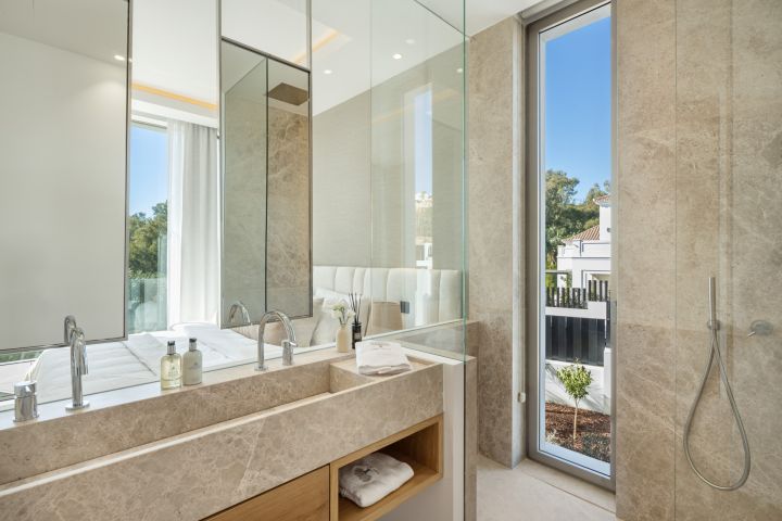 Villa Olivia - Luxurious Property with Panoramic Views