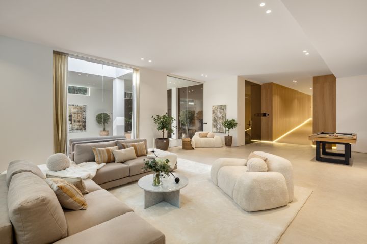 Villa Olivia - Luxurious Property with Panoramic Views