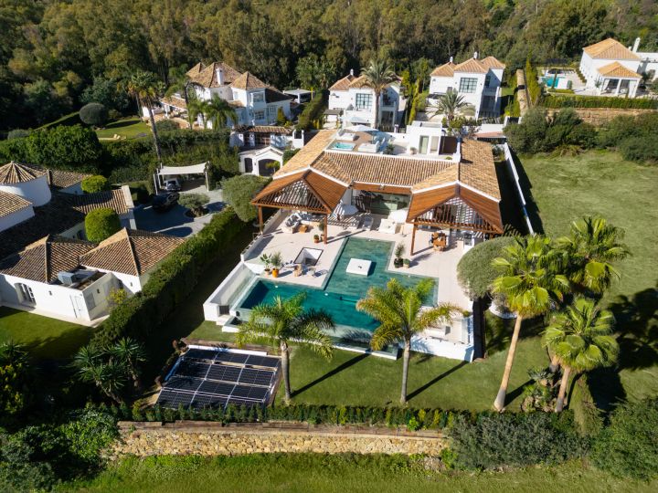 Villa Olivia - Luxurious Property with Panoramic Views