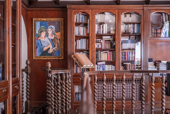 Villa de estilo mediterráneo junto a la playa en venta en Marbella Este - Propiedad de lujo con encanto andaluz