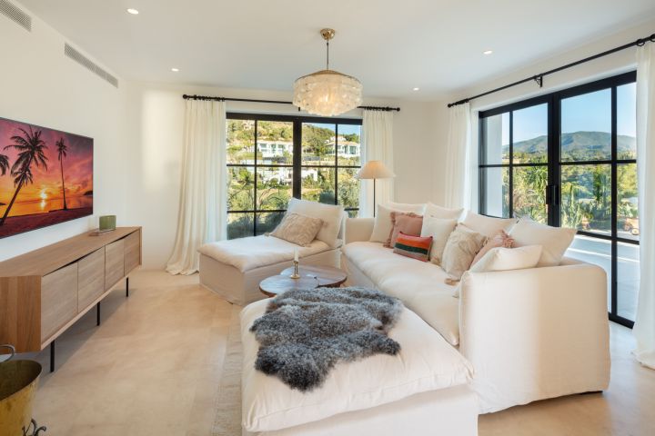 Villa Vittoria - Contemporary Elegant Villa with Stunning Sea Views