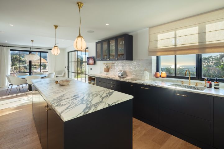 Villa Vittoria - Contemporary Elegant Villa with Stunning Sea Views