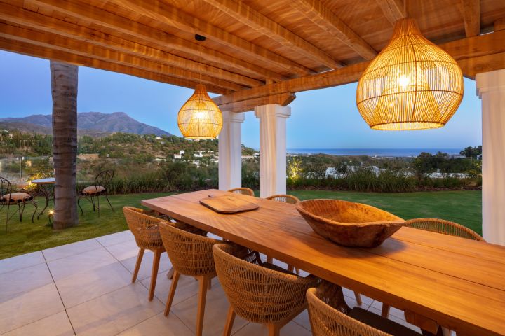 Villa Vittoria - Contemporary Elegant Villa with Stunning Sea Views