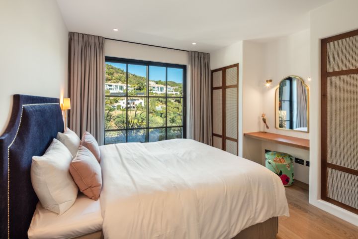 Villa Vittoria - Contemporary Elegant Villa with Stunning Sea Views