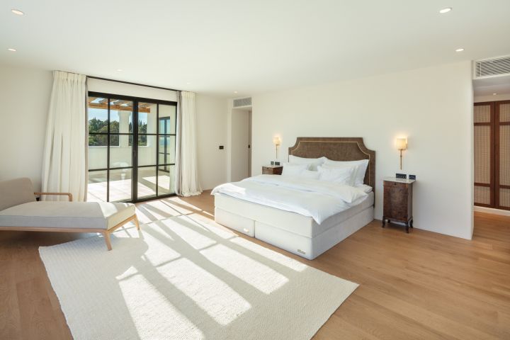 Villa Vittoria - Contemporary Elegant Villa with Stunning Sea Views