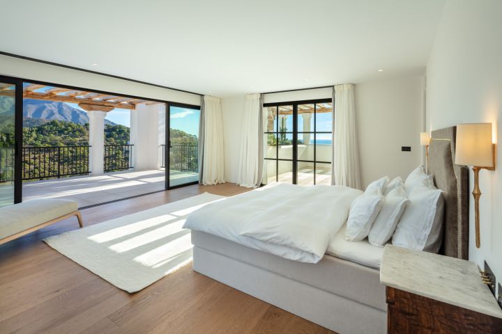 Villa Vittoria - Contemporary Elegant Villa with Stunning Sea Views