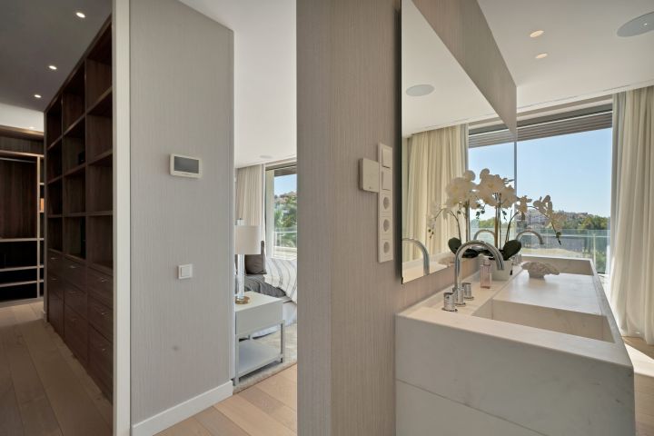 Villa Capanes - Upscale Property with Stunning Panoramic Views