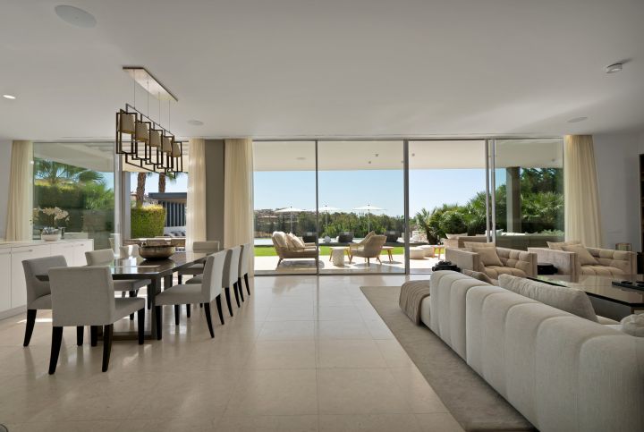 Villa Capanes - Upscale Property with Stunning Panoramic Views