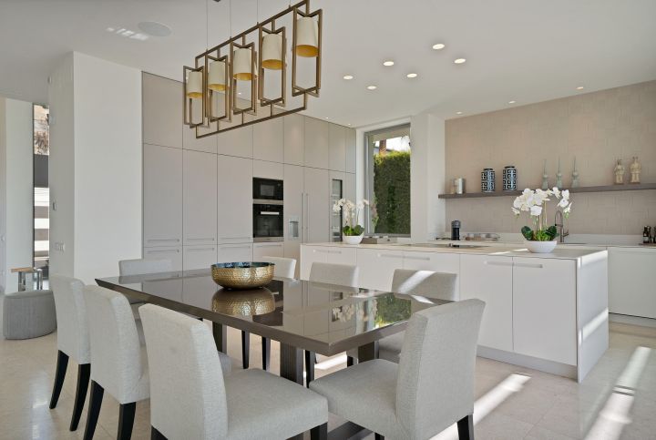 Villa Capanes - Upscale Property with Stunning Panoramic Views