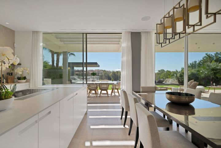 Villa Capanes - Upscale Property with Stunning Panoramic Views