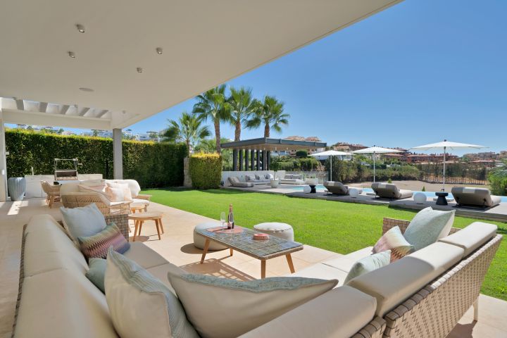 Villa Capanes - Upscale Property with Stunning Panoramic Views