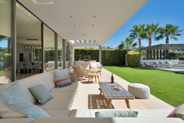 Villa Capanes - Upscale Property with Stunning Panoramic Views