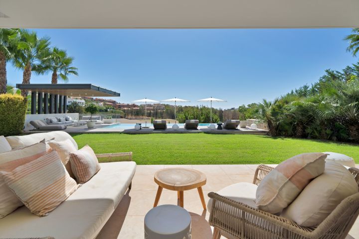 Villa Capanes - Upscale Property with Stunning Panoramic Views