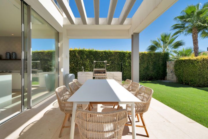 Villa Capanes - Upscale Property with Stunning Panoramic Views