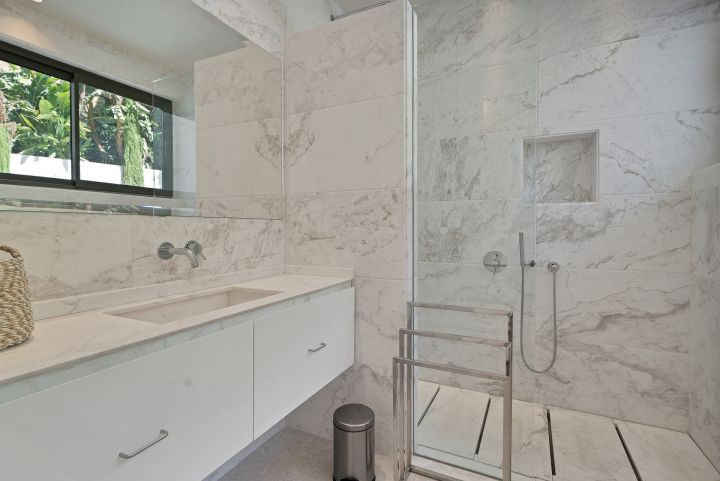 Villa Capanes - Upscale Property with Stunning Panoramic Views