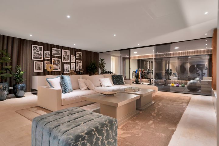 Villa Capanes - Upscale Property with Stunning Panoramic Views