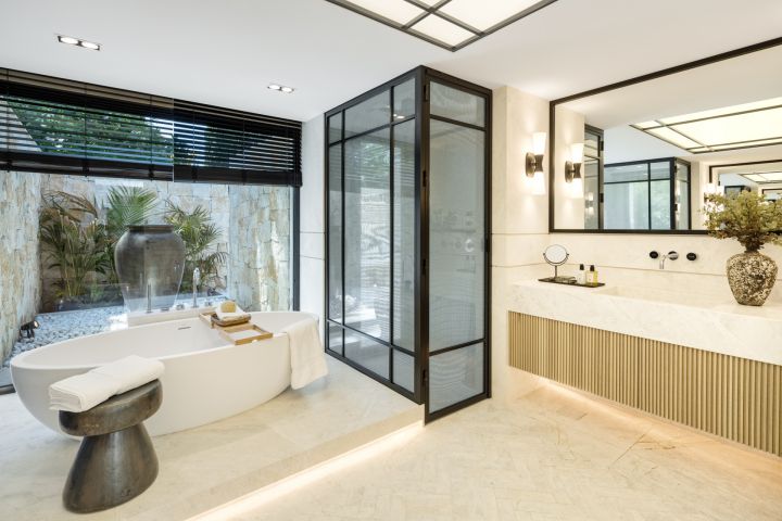 Villa Solstice - Impressive Frontline Golf Villa in Las Brisas