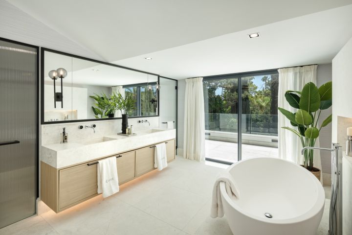 Villa Solstice - Impressive Frontline Golf Villa in Las Brisas