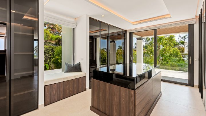 Villa med 4 sovrum och 4 badrum - Propriété contemporaine moderne dans une communauté fermée