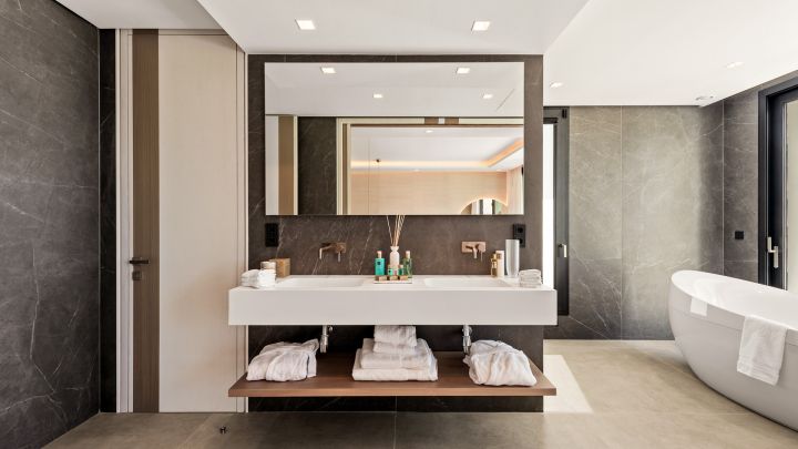 Villa med 4 sovrum och 4 badrum - Propriété contemporaine moderne dans une communauté fermée