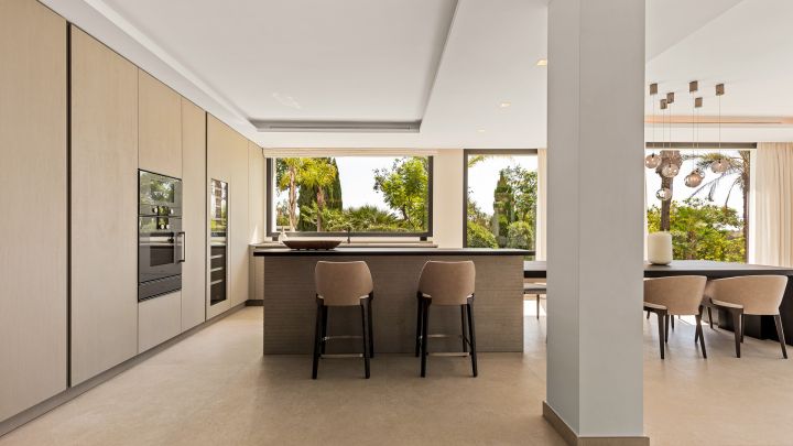 Villa med 4 sovrum och 4 badrum - Propriété contemporaine moderne dans une communauté fermée