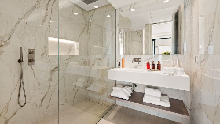 Villa med 4 sovrum och 4 badrum - Propriété contemporaine moderne dans une communauté fermée