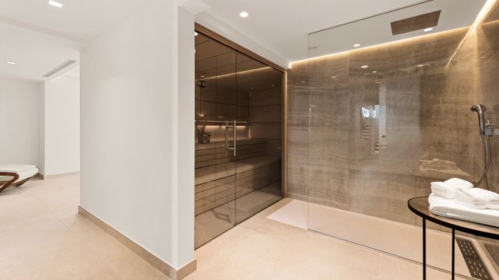 Villa med 4 sovrum och 4 badrum - Propriété contemporaine moderne dans une communauté fermée