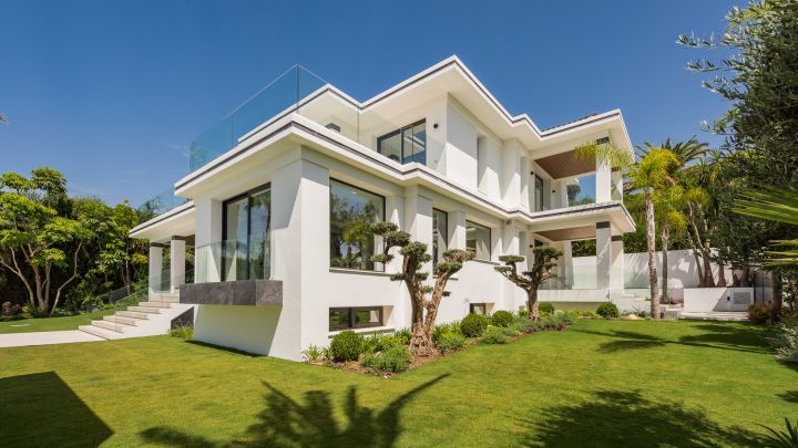 Villa med 4 sovrum och 4 badrum - Propriété contemporaine moderne dans une communauté fermée