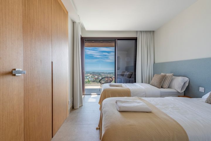 Villa in La Alqueria - Luxury Home in Benahavis