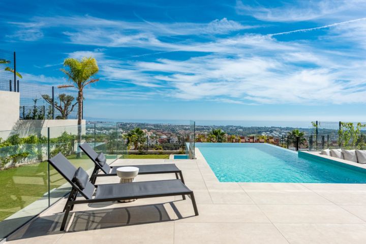 Villa in La Alqueria - Luxury Home in Benahavis