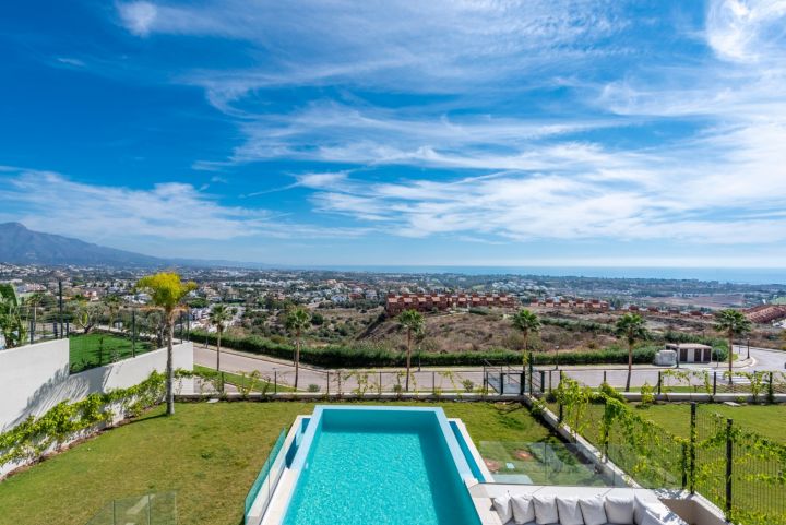 Villa in La Alqueria - Luxury Home in Benahavis