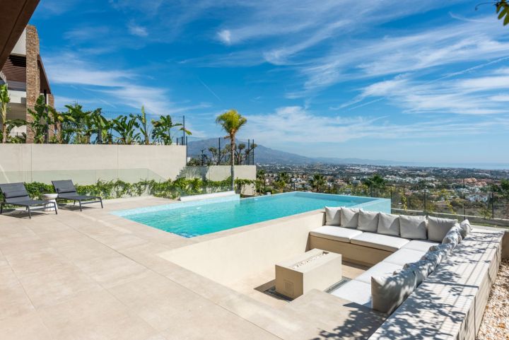 Villa in La Alqueria - Luxury Home in Benahavis