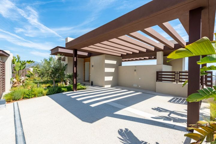 Villa in La Alqueria - Luxury Home in Benahavis