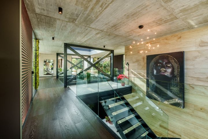 New York Architectural Award Winning Unique Frontline Golf Villa - New York Architectural Award Winning Unique Frontline Golf Villa