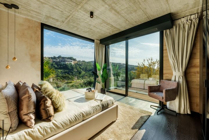 New York Architectural Award Winning Unique Frontline Golf Villa - New York Architectural Award Winning Unique Frontline Golf Villa