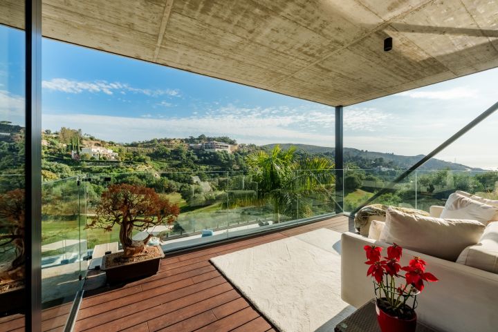 New York Architectural Award Winning Unique Frontline Golf Villa - New York Architectural Award Winning Unique Frontline Golf Villa