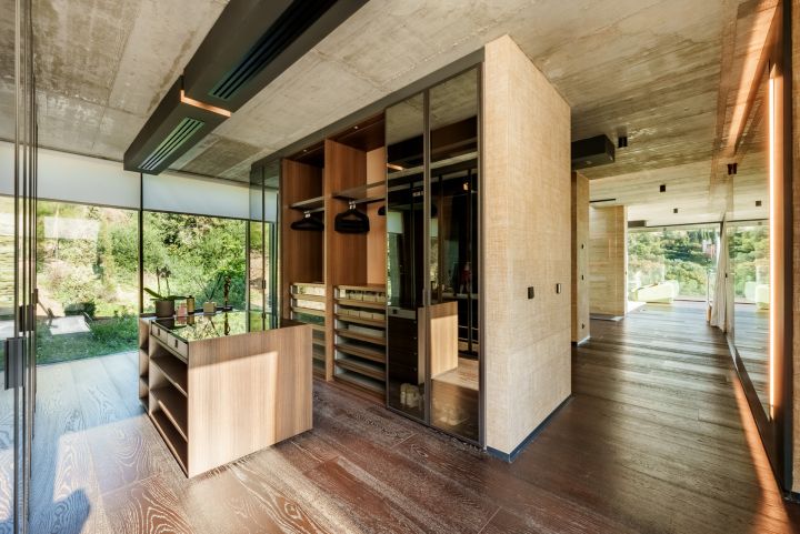 New York Architectural Award Winning Unique Frontline Golf Villa - New York Architectural Award Winning Unique Frontline Golf Villa