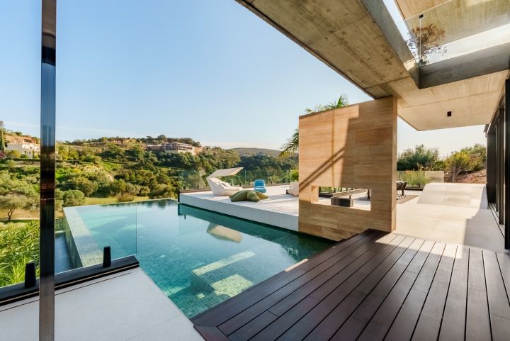 New York Architectural Award Winning Unique Frontline Golf Villa - New York Architectural Award Winning Unique Frontline Golf Villa