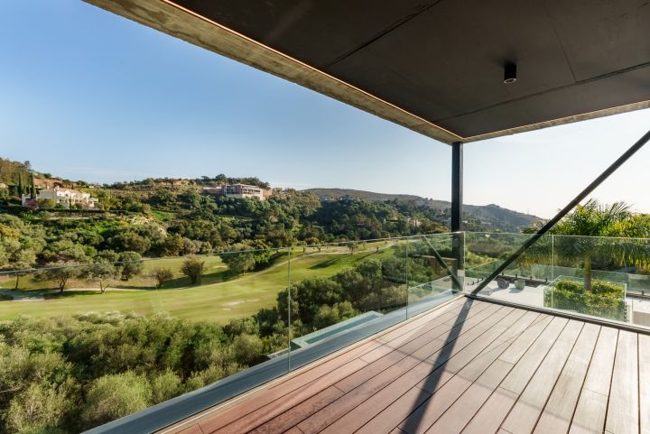 New York Architectural Award Winning Unique Frontline Golf Villa - New York Architectural Award Winning Unique Frontline Golf Villa