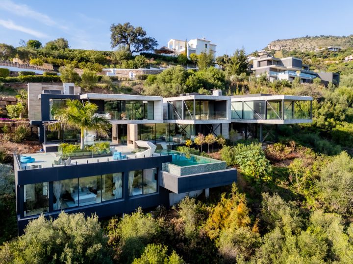 New York Architectural Award Winning Unique Frontline Golf Villa - New York Architectural Award Winning Unique Frontline Golf Villa