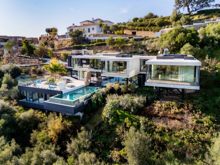 New York Architectural Award Winning Unique Frontline Golf Villa - New York Architectural Award Winning Unique Frontline Golf Villa