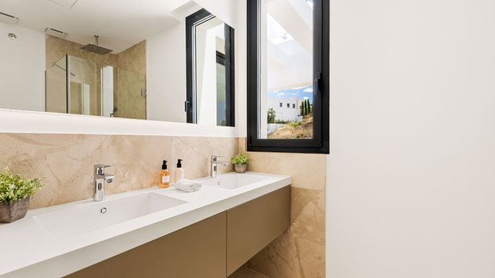 La Alqueria 16 - Contemporary Exclusive Villa offering Golf Views in La Alqueria