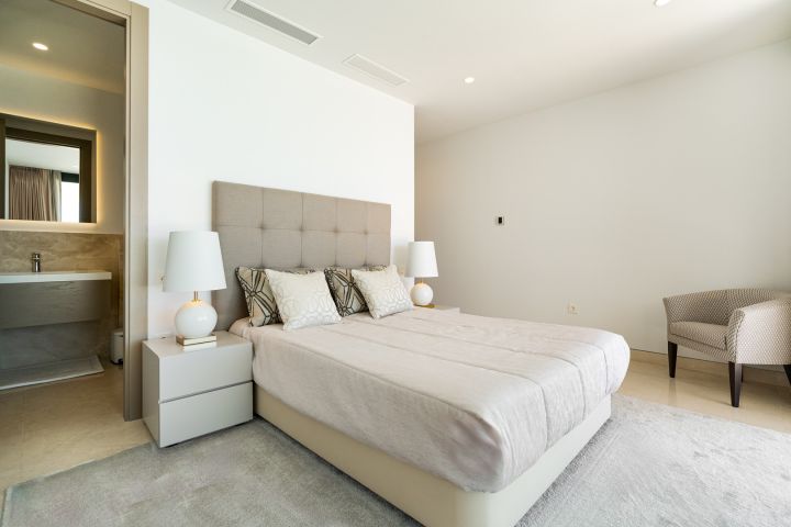 La Alqueria 16 - Contemporary Exclusive Villa offering Golf Views in La Alqueria